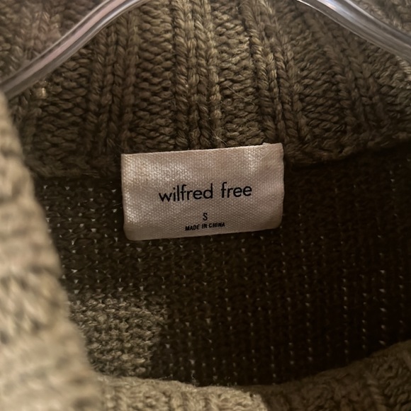 Cropped olive knit sweater (Aritzia) mock neck - Picture 3 of 5